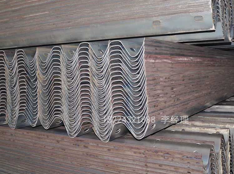 波形护栏板厂家